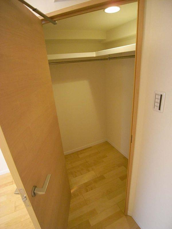 Receipt. Western-style 6.0 tatami walk-in closet