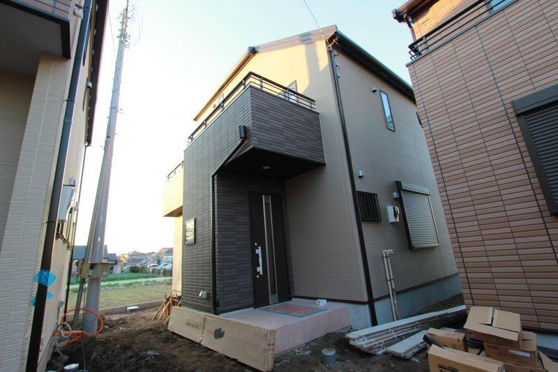 Local appearance photo. 1 Building