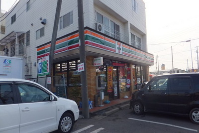 Convenience store. 212m to Seven-Eleven (convenience store)