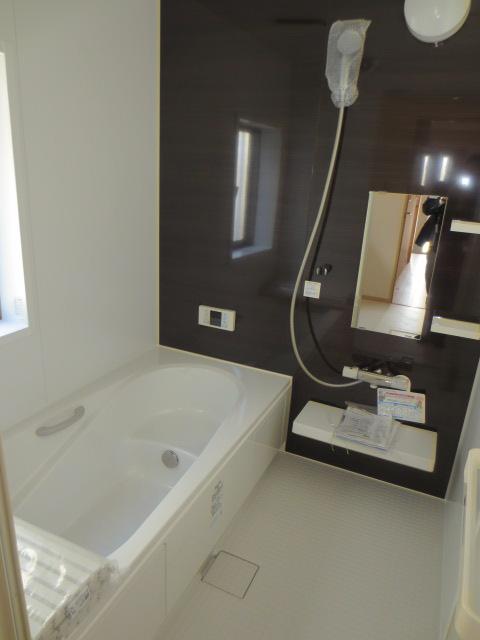 Bathroom. Local (10 May 2013) Shooting