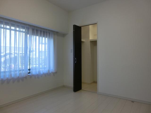 Non-living room. Indoor (11 May 2013) Shooting