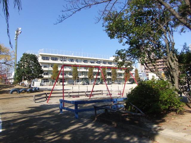 Primary school. Ozu to elementary school 480m