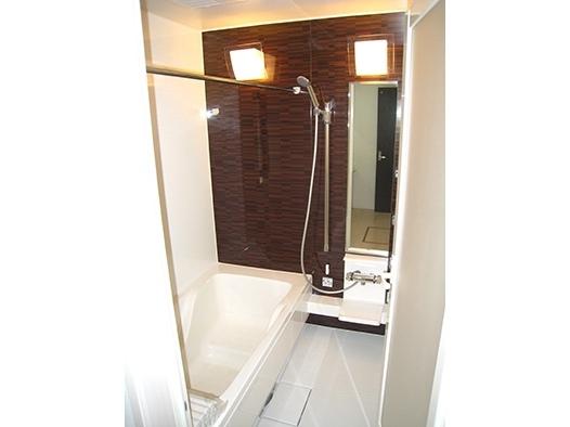 Bathroom. A calm Western-style. Spacious relax and because there is a size ideal for heal the fatigue of body.