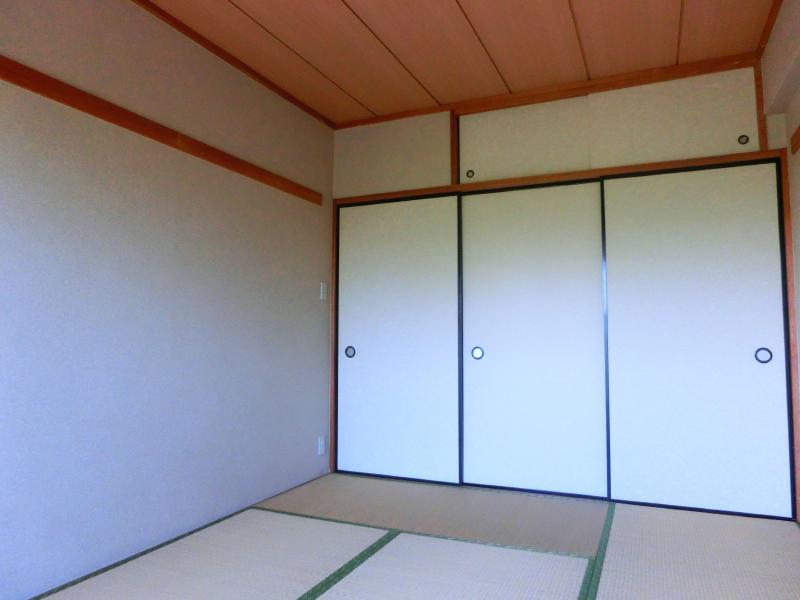 Other room space. It is also good Gorone in tatami rooms!