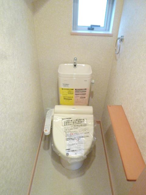 Toilet. Indoor (12 May 2013) Shooting