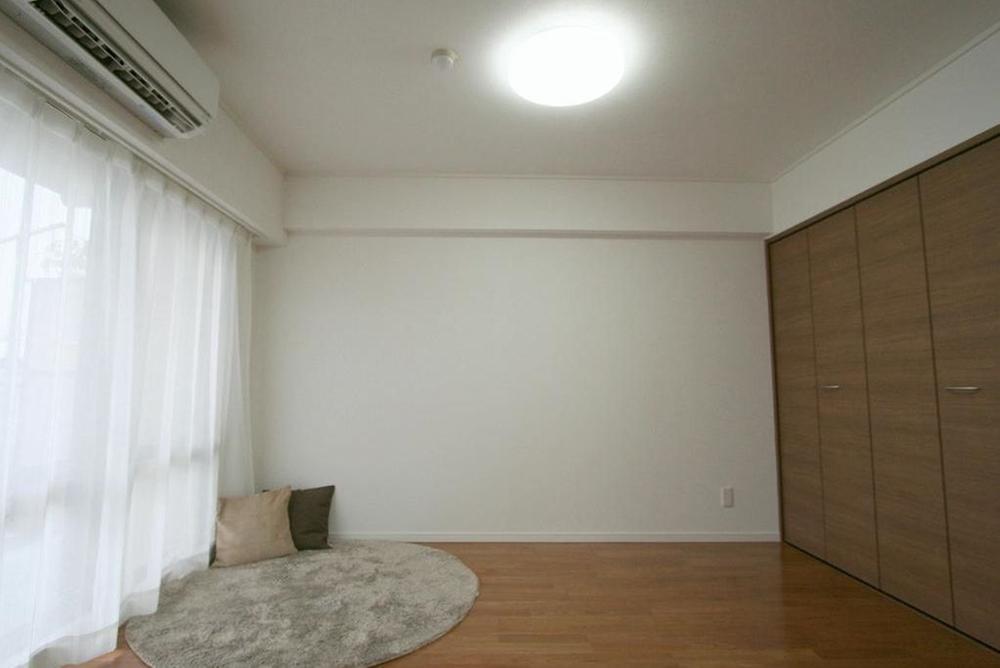 Non-living room. Indoor (11 May 2013) Shooting