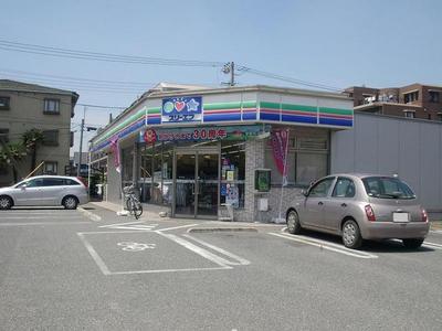 Convenience store. Three F 470m until Ichikawa Takaraten (convenience store)