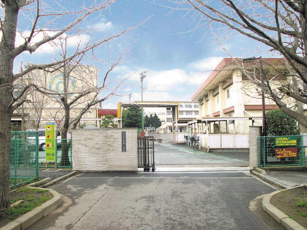 Primary school. 818m until Ichikawa City Kanno Elementary School