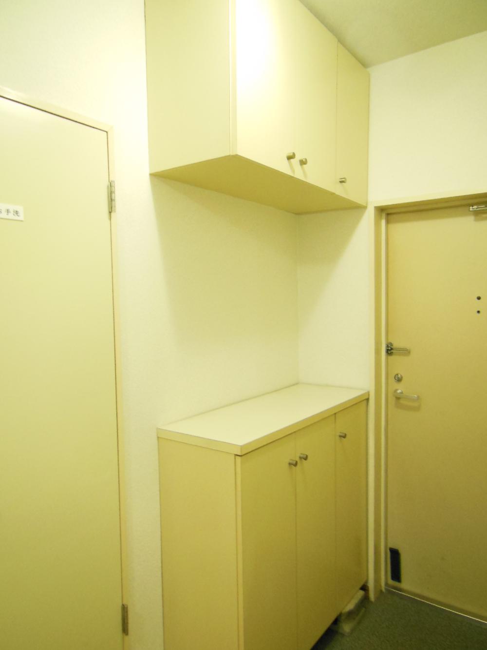 Entrance. Local (June 2013) Shooting