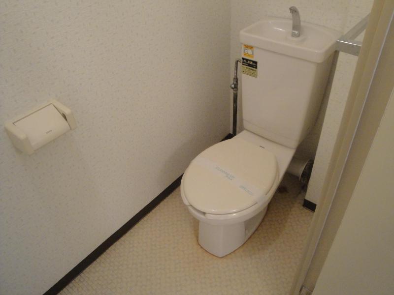 Toilet. It is clean and full of a feeling of toilet ☆