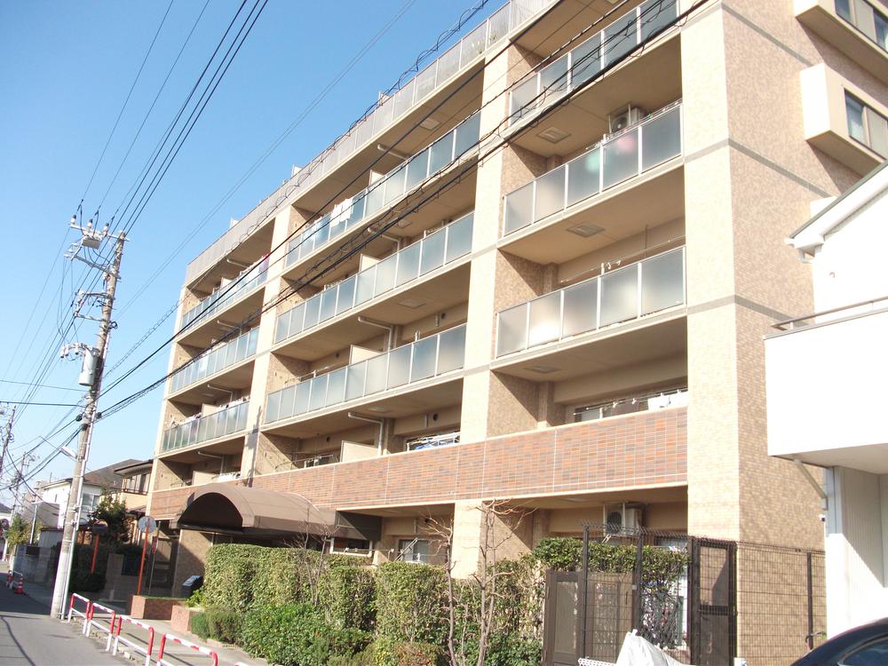 Local appearance photo. Local (12 May 2013) Shooting