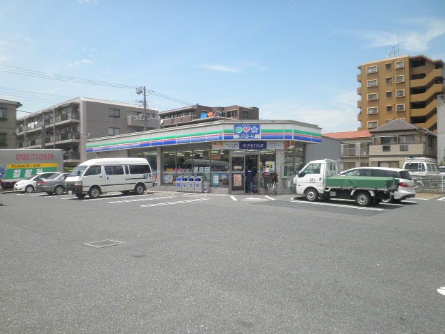 Convenience store. Three F until the (convenience store) 500m