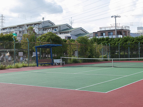 Surrounding environment. Salt-grilled Central Park Tennis Court (410m ・ 6-minute walk)