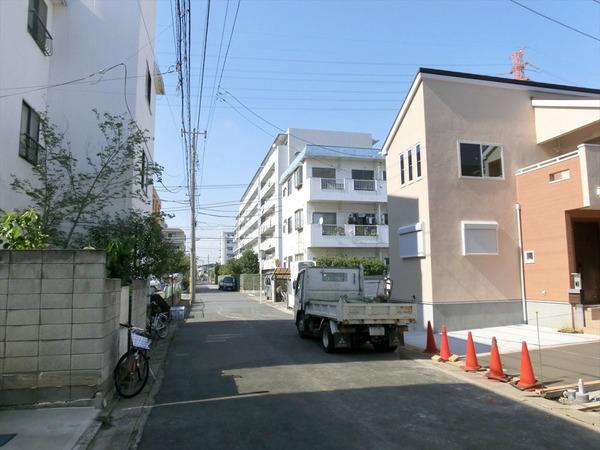 Local photos, including front road. It is 6m public road of <front Road> southwest surface. 