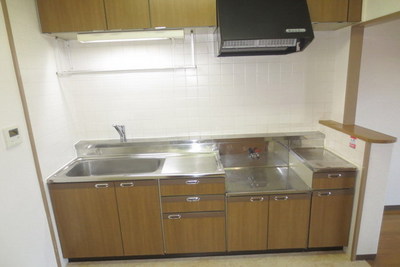 Kitchen. 2-neck is a gas stove can be installed.