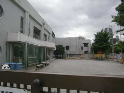 Junior high school. 200m to Ichikawa Gakuen kindergarten (junior high school)