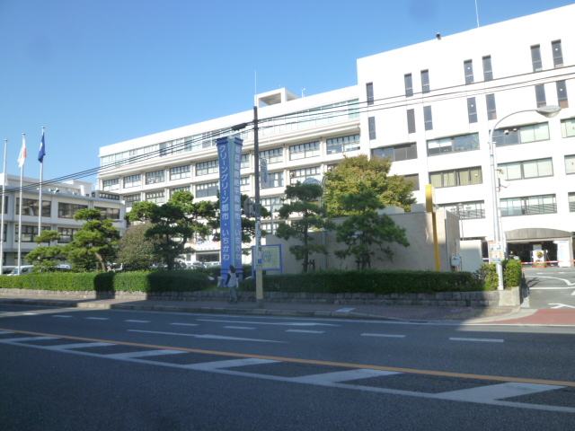 Government office. 313m Ichikawa to City Hall (government office)