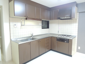 Kitchen.  ☆ Stylish L-shaped kitchen ☆