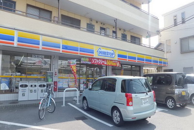 Convenience store. MINISTOP up (convenience store) 402m