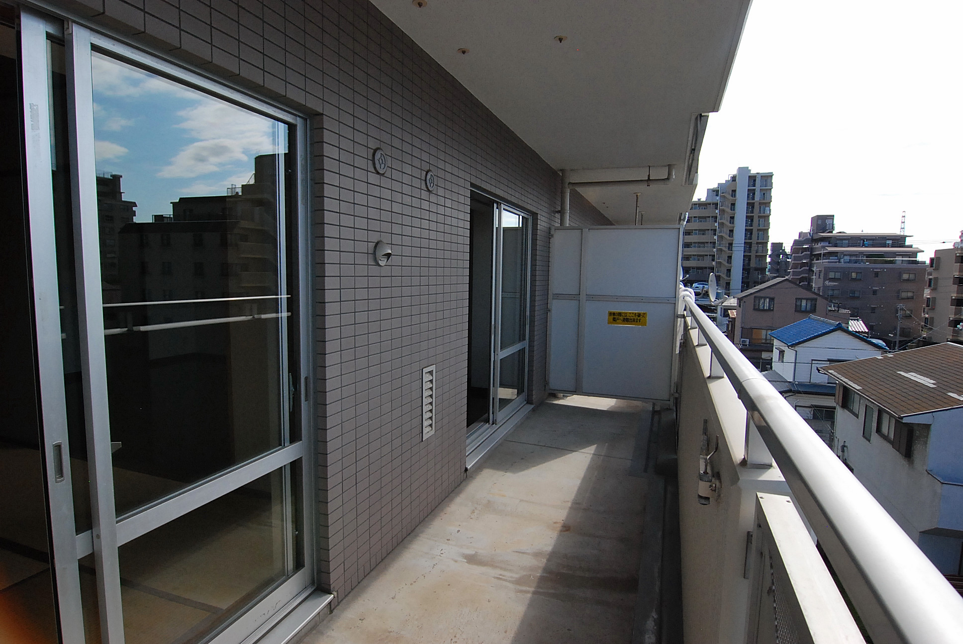 Balcony. Day ・ It is recommended both views.