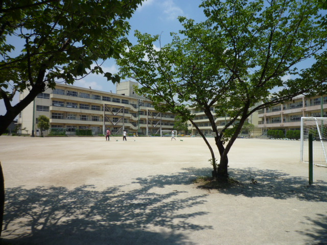 Primary school. 884m until Ichikawa Municipal Gyotoku elementary school (elementary school)