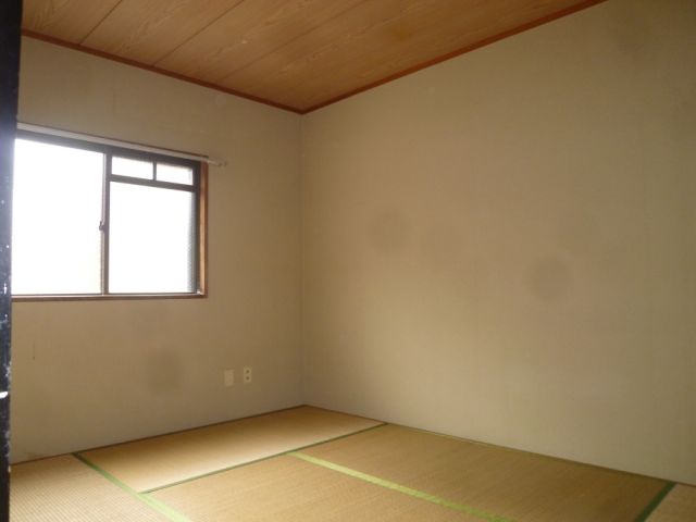 Living and room. Japanese-style room 6 tatami