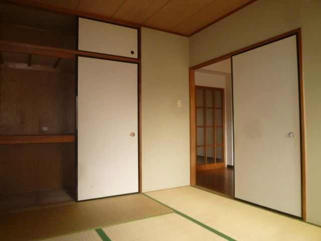 Living and room. Japanese-style room, closet