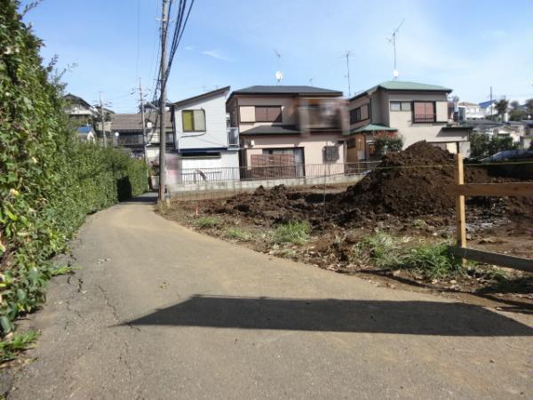 Local photos, including front road. It is a front road