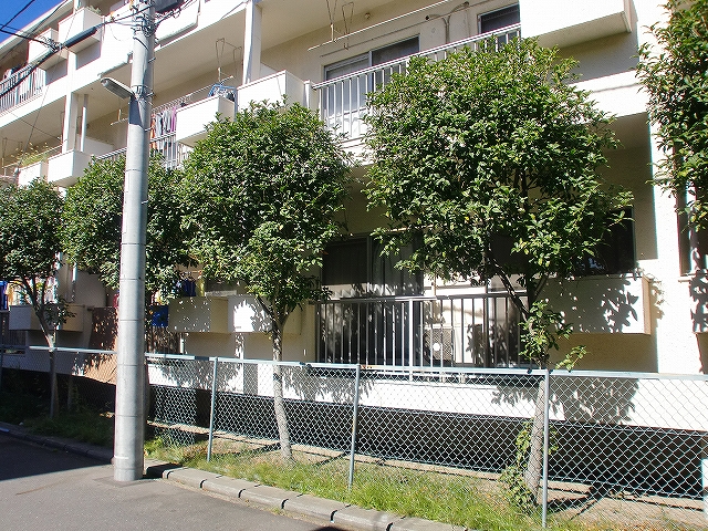 Building appearance. The first floor of the balcony is about 1 meter higher than the ground. 