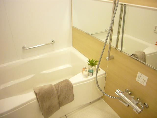 Bathroom. New exchange Please heal the fatigue of the day with a clean bathroom.