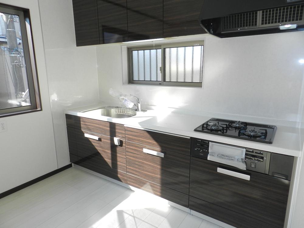Kitchen. Indoor (12 May 2013) Shooting