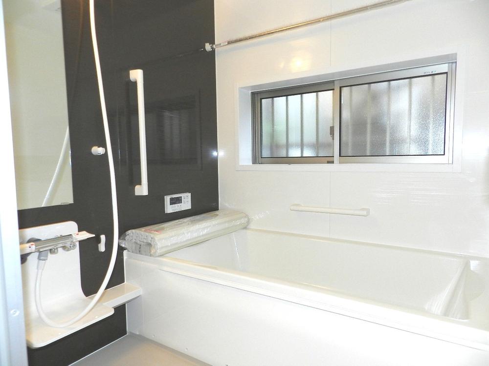 Bathroom. Indoor (12 May 2013) Shooting