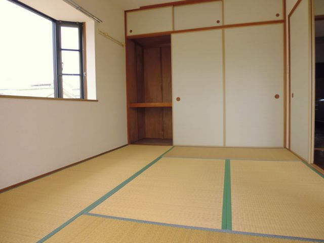 Living and room. Japanese-style room 6 quires