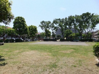 park. 10m to Higashioki park (park)