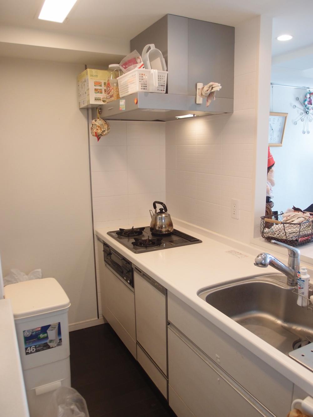 Kitchen. System kitchen With dishwasher