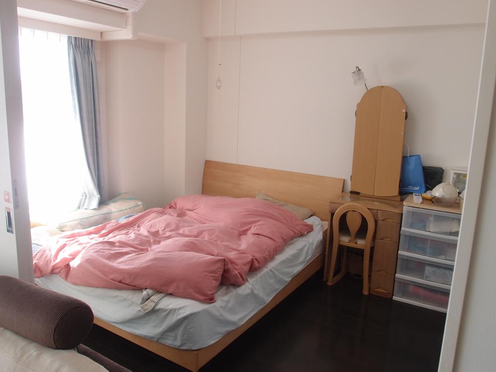 Non-living room. Western-style 6.4 tatami Good per yang!