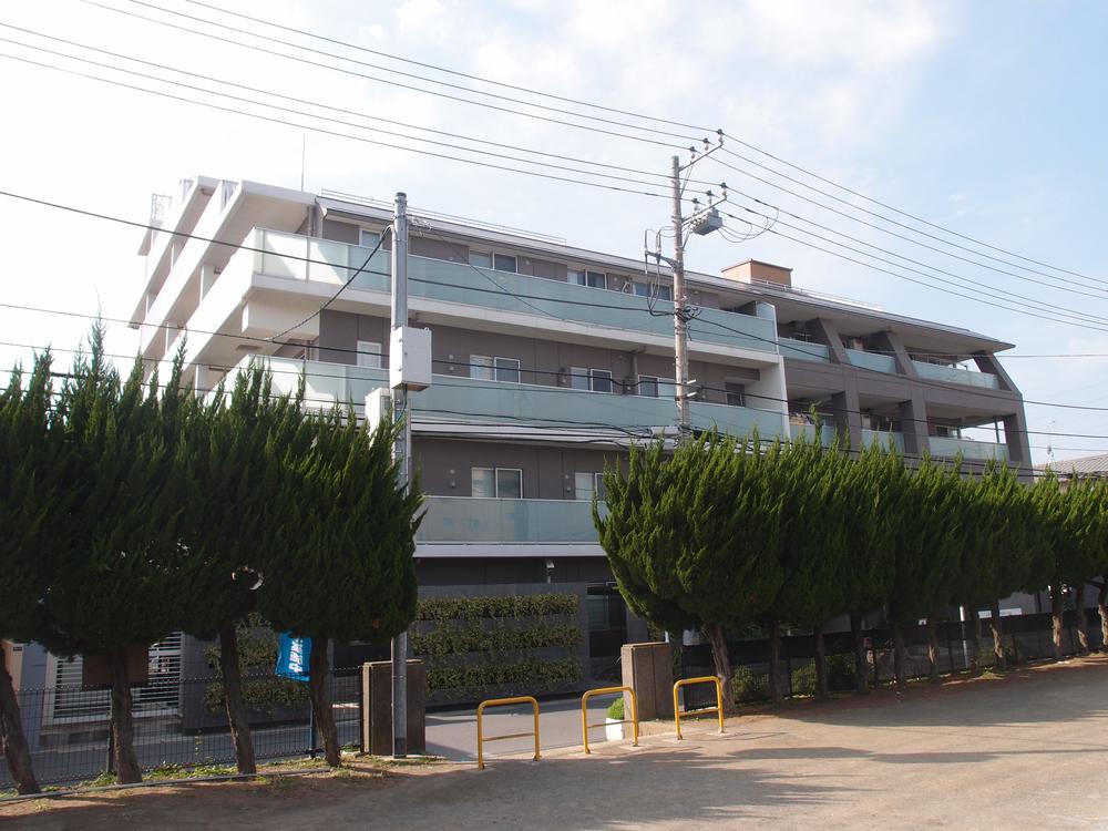 Local appearance photo. December 2009 architecture, Tokyu Land Corporation is an old condominium!