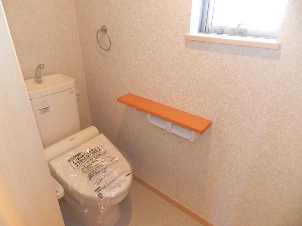 Toilet. Indoor (12 May 2013) Shooting