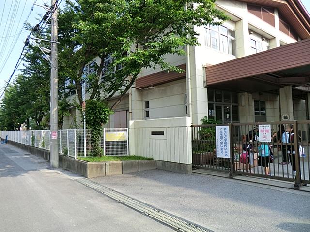 Primary school. Ichikawa Municipal Tokagi 400m up to elementary school