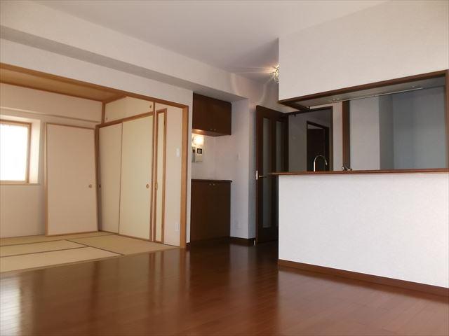 Living. Local (11 May 2013) Shooting