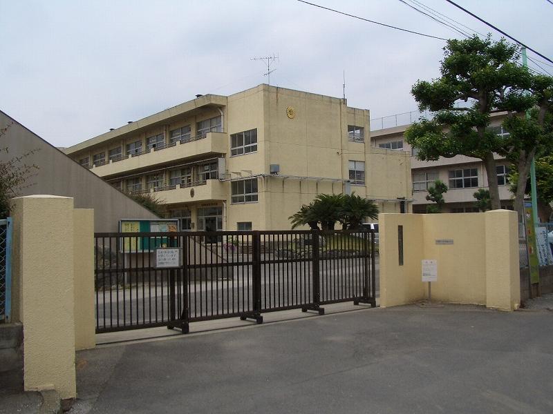 Junior high school. Third 287m to Junior High School (Ichikawa)