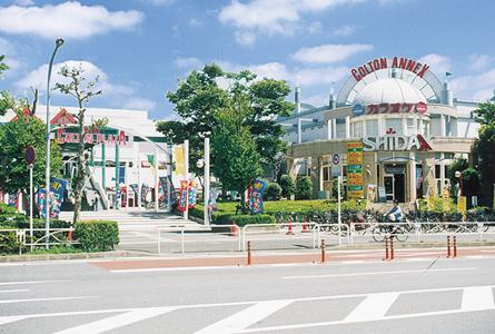 Local guide map. Such as a wide variety every day of shopping is fun shops to practice a wide range of services elaborate Colton Plaza.