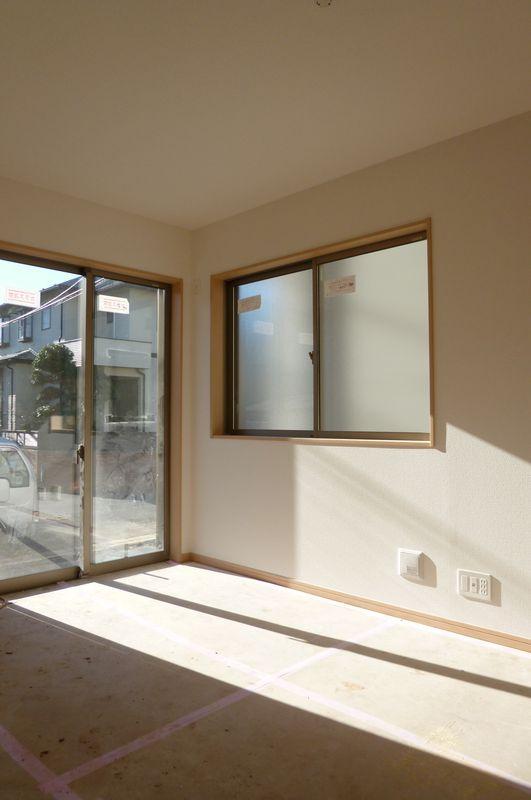 Non-living room. Although it is hard to understand in the construction, Bright room