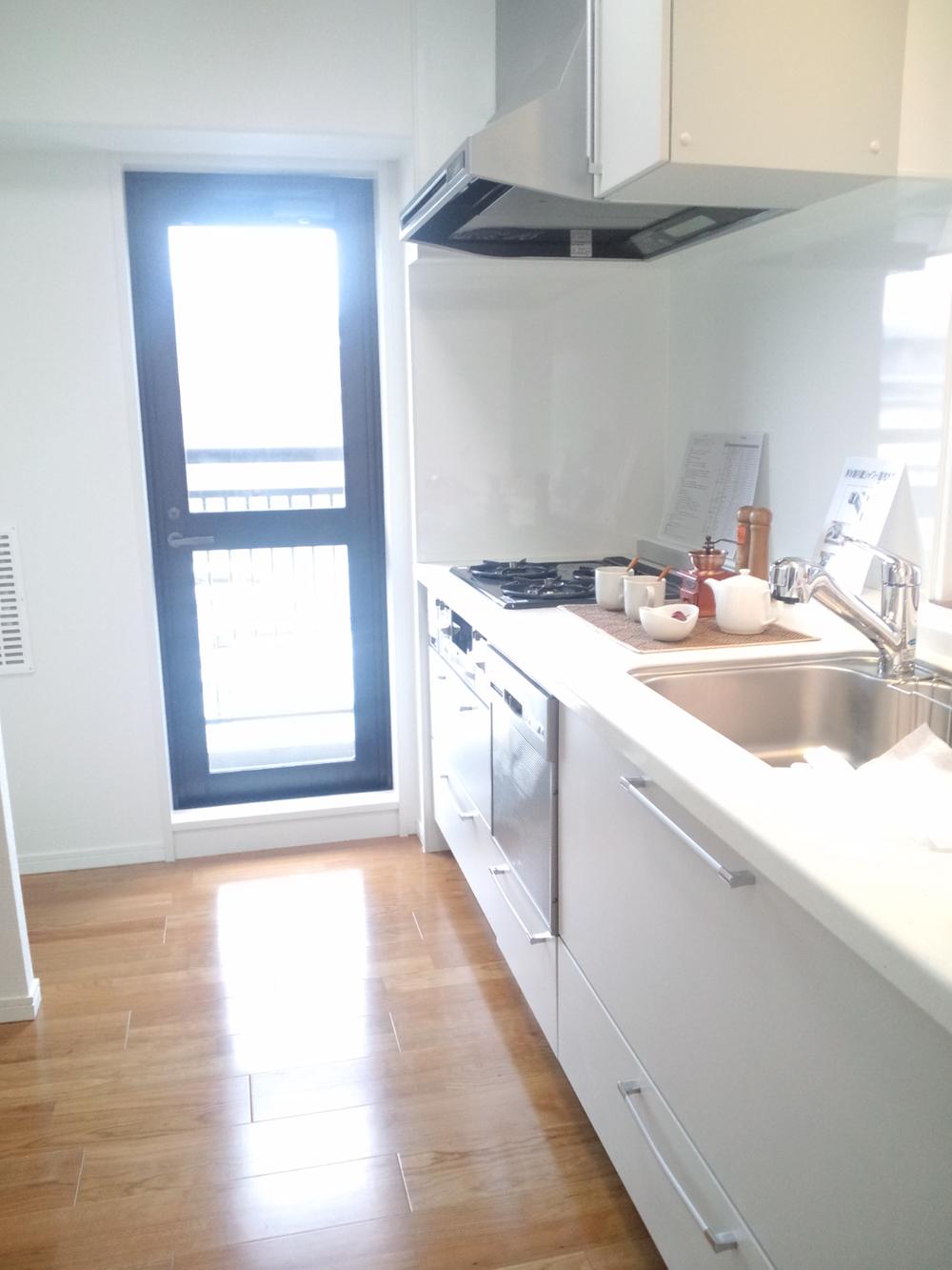 Kitchen. Room (August 2013) Shooting