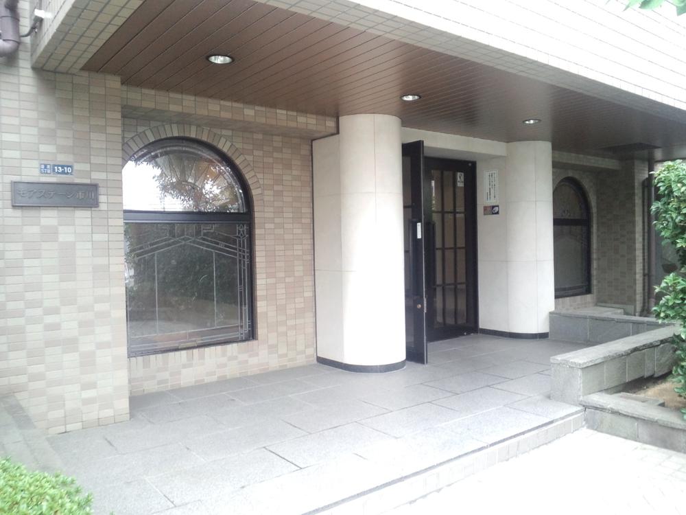 Entrance. Common areas