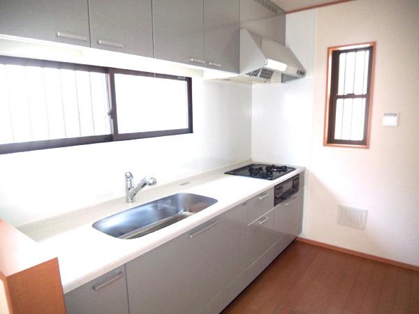 Same specifications photo (kitchen). Kitchen construction cases