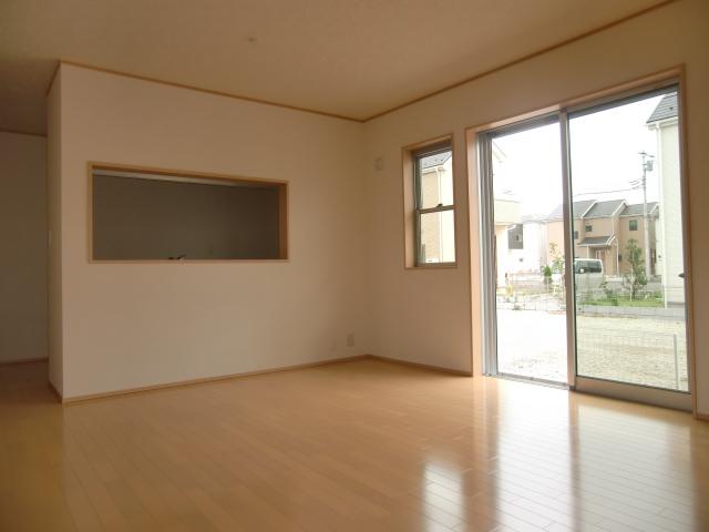 Same specifications photos (living)
