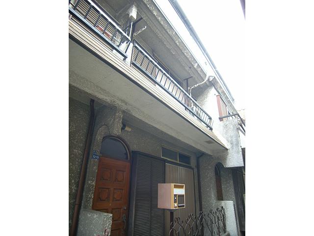 Local appearance photo. Wooden 2-storey terrace house