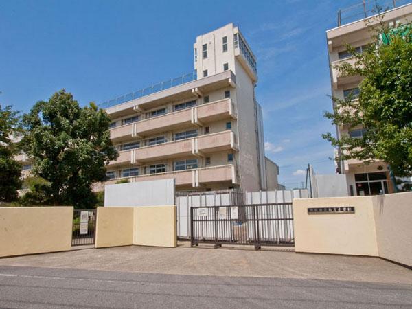 Primary school. 900m until Ichikawa City north Elementary School