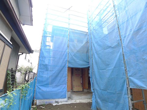 Local appearance photo. Building 2